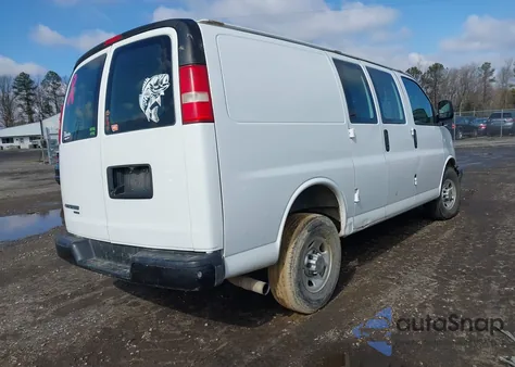 2014 Chevrolet Express 2500 Work Van z USA, uszkodzony, nr VIN 1GCWGFCA3E1128036